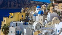 Училищата на Санторини и околните острови остават затворени заради сеизмичната активност