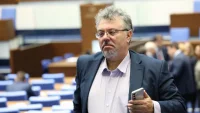 Иво Христов деликатно се подигра с пияндето Манол Пейков