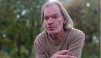 Руски музикант загина при мистериозен инцидент по време на полицейски обиск