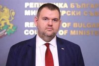 Делян Пеевски скочи срещу правителството: Няма да допуснем да орежете пенсиите!