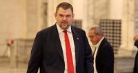 Пеевски застана зад ресторантьорите: ДПС НН отново внася предложението за 9 процента ДДС и призова то да бъде прието