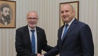 Радев и президентът на ЕБВР обсъдиха инвестиции в енергийната сигурност и транспорта за България