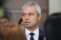 Добро утро, драги длъжници! Готови ли сте за увеличаване на лихвите по кредитите?