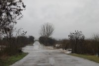 Реките прииждат: Наводнени пътища в Северозапада, тревога и в Бургаско