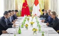 Прогрес в търговските преговори между САЩ и Китай в Швейцария