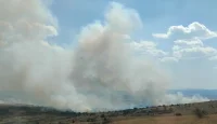 Голям пожар бушува до Костинброд, спешно търсят доброволци и техника