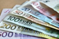 Еврото не е виновно за скока на цените! Институциите разобличават спекулациите в хранителния и фармацевтичния сектор