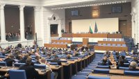 Последен работен ден за депутатите преди лятната ваканция, ключови законопроекти остават за есента
