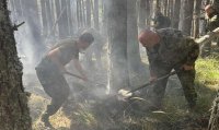 Военно формирование трети ден помага за овладяване на големия пожар в Рила