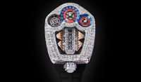 Bugatti и Jacob & Co. представиха ултралуксозния часовник Tourbillon Baguette с миниатюрен V16 двигател (СНИМКИ+ВИДЕО)