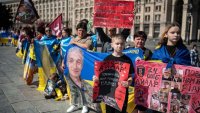 Семействата на украински войници: В армията тормозят, унижават и мъчат нашите синове и бащи