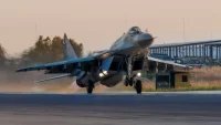 Руски изтребител МиГ-29 атакува дрон над Москва (ВИДЕО)