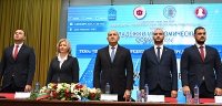 Студентски лидери използват бъдещия политически проект на президента, докато въртят бизнеси за лично обогатяване