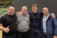 Вижте наглеците, които се опитват да яхнат законния протест на гражданите на Плевен (ВИДЕО)