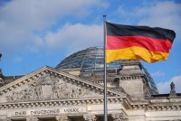   Германия призовава своите граждани да напуснат Иран