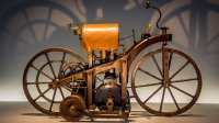 На днешния ден през 1885 г. Даймлер патентова първия мотоциклет в света