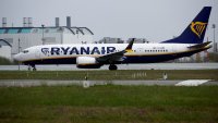 Пътници на Ryanair останаха три часа на борда на самолет в София заради технически проблем