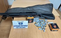 Задържаха контрабандна ловна пушка и патрони на МП "Лесово"