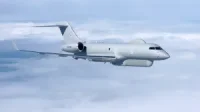 Американски разузнавателен самолет Bombardier Challenger 650 Artemis патрулира над Черно море