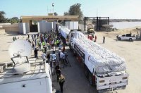 Хуманитарна помощ достигна Ивицата Газа, но е крайно недостатъчна