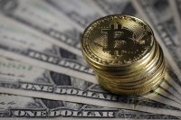 Биткойнът поскъпна над 30 000 долара за първи път от повече от месец