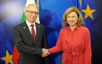 Зам.-председател на ЕК идва у нас след среща с Денков, потвърди подкрепата за Шенген