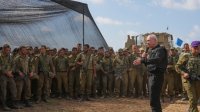 Военният министър на Израел към войниците си: Сега гледате ивицата Газа от разстояние, но скоро ще я видите отвътре