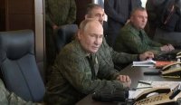 Във военна униформа Путин наблюдава стратегическите учения "Запад-2025" (ВИДЕО)