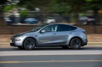 Роботакситата на Tesla излизат на пътя в Аризона
