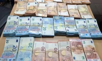 Митнически служители откриха близо 100 000 евро недекларирани на Капитан Андреево