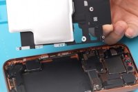 Първо разглобяване на iPhone 17 Pro разкри по-големи камери и по-лесен ремонт (ВИДЕО)