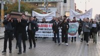 Младите лекари отново на протест в центъра на София (СНИМКИ)