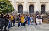 Протест пред Съдебната палата: Граждани искат строги мерки срещу насилието над деца