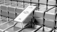 Среброто излетя: Цените с исторически скок от 75% от началото на годината