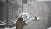 Сняг, дъжд и бурен вятър връхлитат България