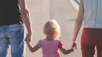Родители на деца до 12 години може да работят от вкъщи през ваканцията