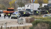 Зрелищна катастрофа между Jaguar и военен конвой на &bdquo;Ботевградско шосе&ldquo;