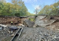 Бедствието в Бургаско продължава: Рухна мост на път II-99 край село Изгрев