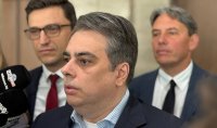 Асен Василев: Прави се артилерийска подготовка, за да се каже после, че за младите лекари трябват по-високи здравни осигуровки (ВИДЕО)