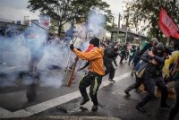 Сблъсъци пред посолството на САЩ в Богота на фона на протести на коренното население на Колумбия