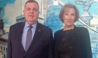 Кремтодорова и Каракачамаков могат да послужат за реклама на лекарство против запек