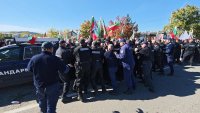 Протестиращи на Прохода на републиката готвят национални блокади: Искат запазването на лева!