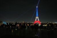 Десет години от кървавия 13 ноември: Париж почита жертвите на атентатите, които промениха Франция (ВИДЕО)