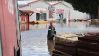 Гърция под вода: Проливни дъждове предизвикаха наводнения и свлачища