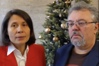 МАЛОУМНИЦИ! Елисавета Белобрадова и Манол Пейков превърнаха коридорите на парламента в музикална сцена в чест на Делян Пеевски (ВИДЕО)