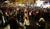 &bdquo;Нито една повече&ldquo;: Протест блокира движението пред Съдебната палата в София (СНИМКИ)