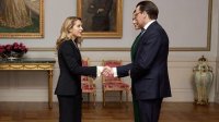 Сериалът от безсмислени международни конференции продължава. Дано Рая, красива и елегантна, не държи реч на английски