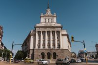Политическата рулетка се завърта: Служебен кабинет, избори и скрити рискове пред държавата