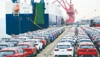 Китай залива света с бензинови автомобили на фона на вътрешния бум на електромобилите