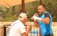 Скандал в Дубай: Кубрат Пулев с ултиматум за ръкавиците преди мача с Гасиев (ВИДЕО)